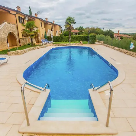 Holiday home Modern Apartment In Kastelir With Swimming Pool *