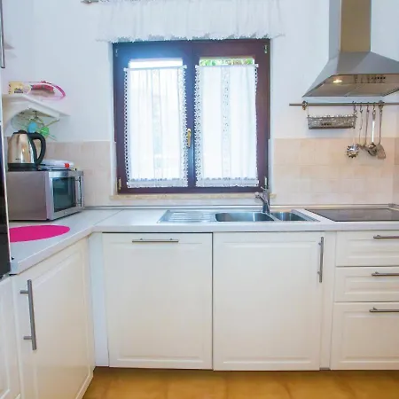 Modern Apartment In Kastelir With Swimming Pool Holiday home *